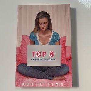 📚3/$25📚Book - Top 8